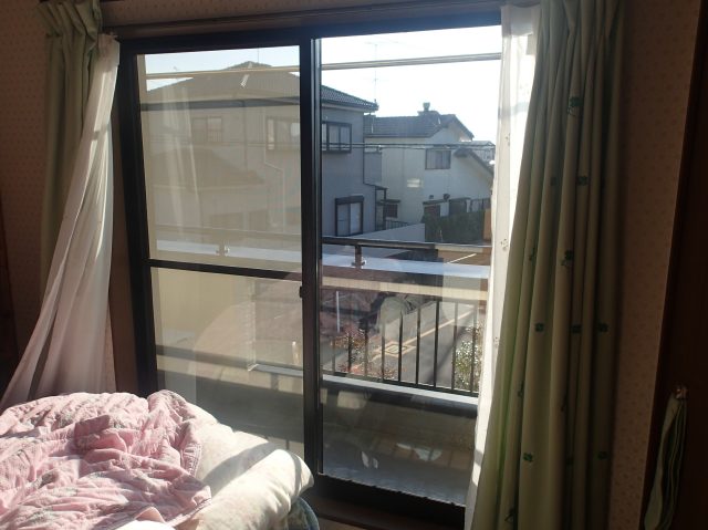 子供部屋窓　浴室